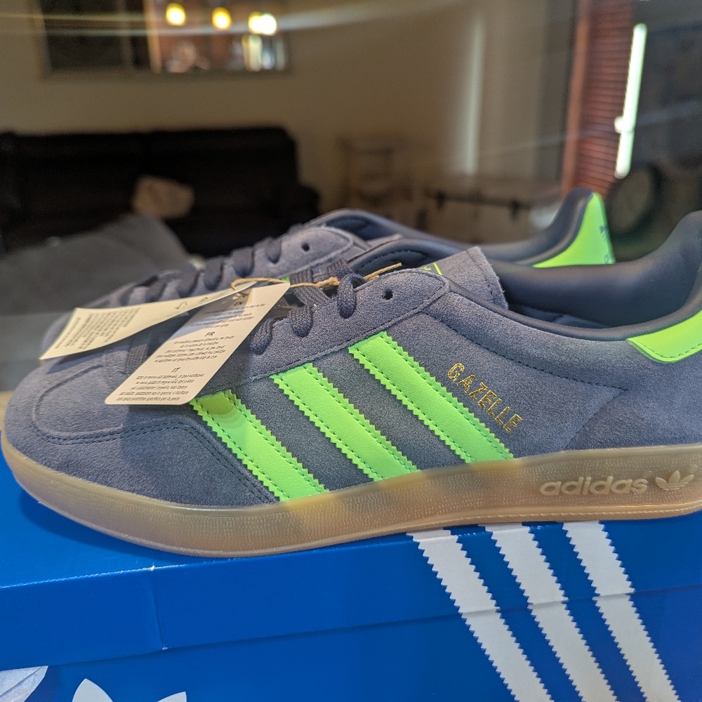 adidas Gazelle Men’s Blue Suede Sneakers with Neon Green Stripes 8.5 NIB